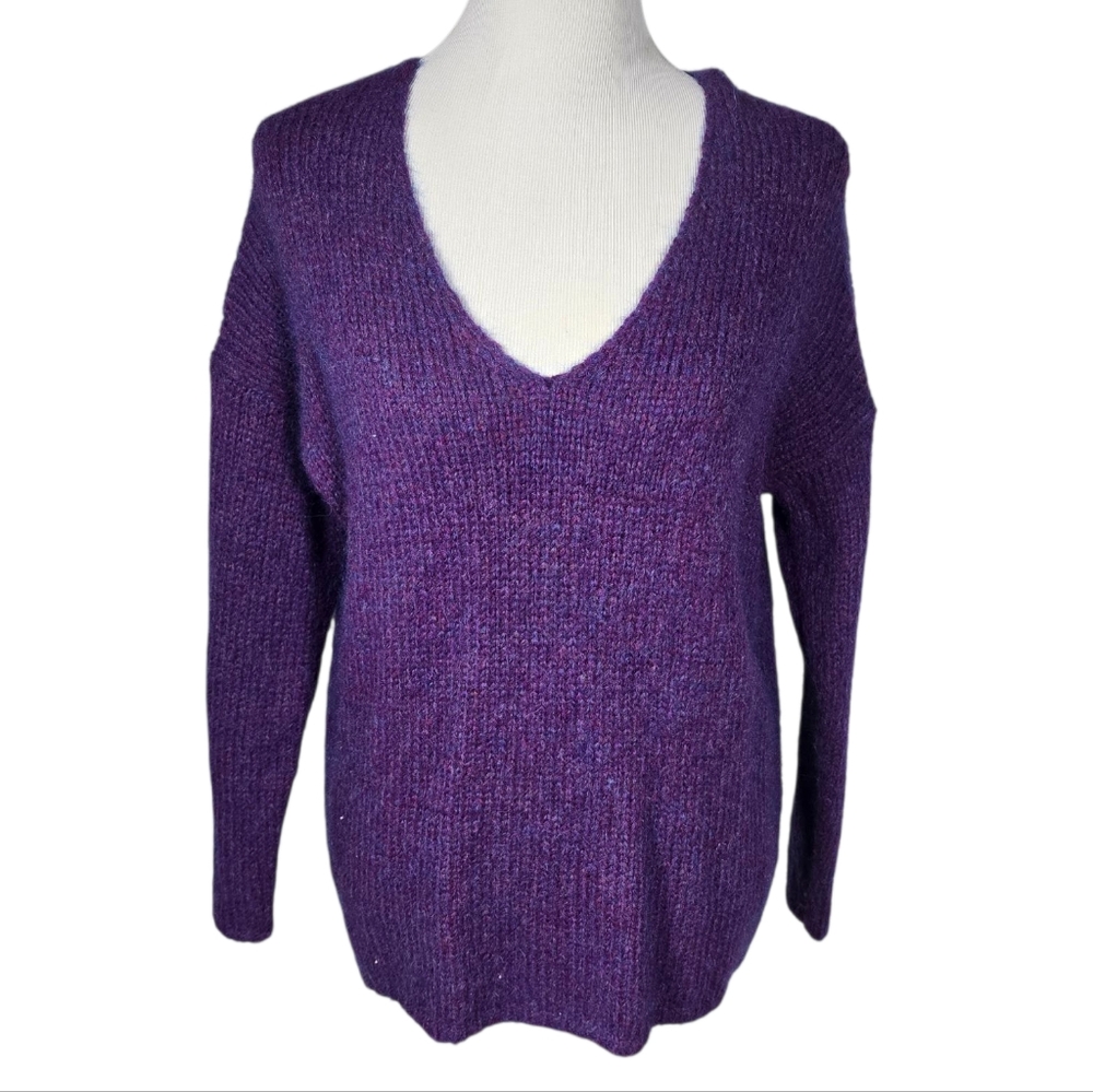Wallace Vintage Women's Size Large Purple V-Neck Knit Sweater